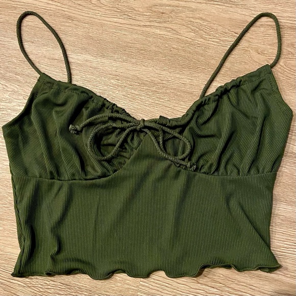 SHEIN Tops - NWOT Green Cropped Tank